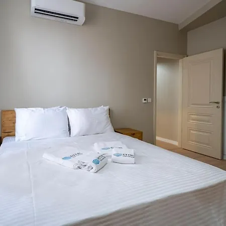 Historic 2 Bedroom Galata Apt-heart Of Kuledibi 3 * Стамбул